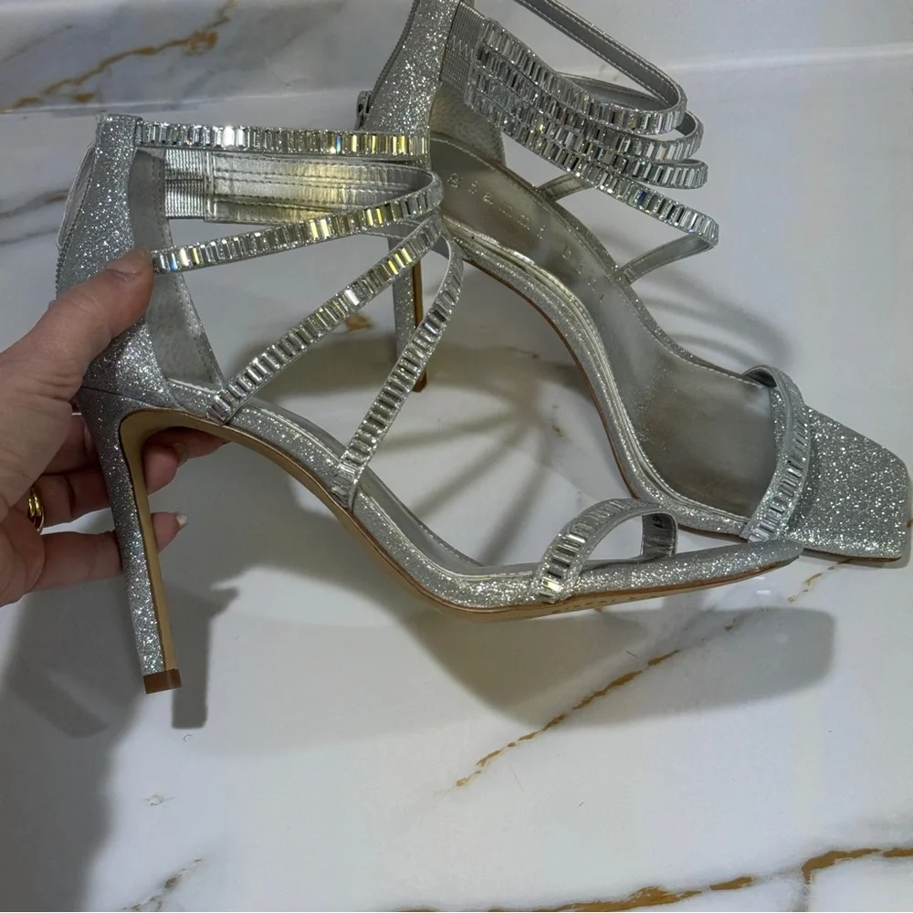 Gianni Bini Shawn Rhinestone Sparkly Elegant Silver Strappy Heels Size 8.5 NEW